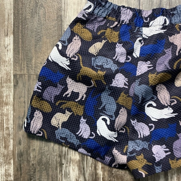 H&M High Waist Animal Print Shorts - Blue and Brown Size 6 - Picture 5 of 12